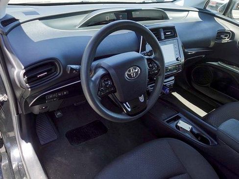 Certified 2022 Toyota Prius LE FWD image 9