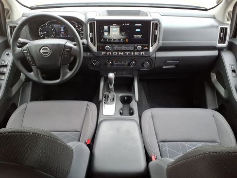 Used 2025 Nissan Frontier SV AWD/4WD image 24