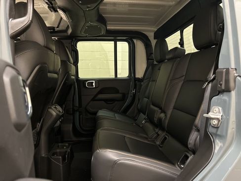 New 2026 Jeep Gladiator Sport image 8