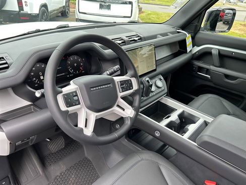 New 2025 Land Rover Defender 130 S image 12