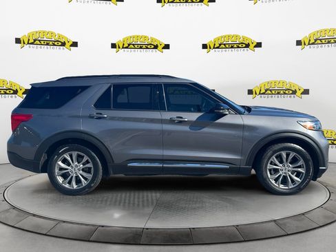 Used 2022 Ford Explorer XLT w/ Equipment Group 202A image 6
