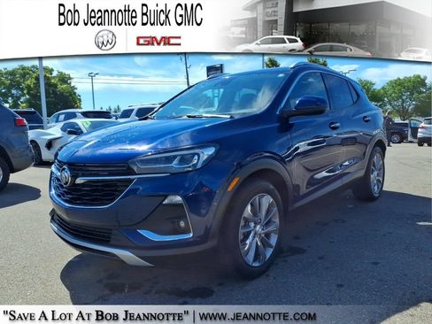 Used 2023 Buick Encore GX Essence w/ Experience Buick Package FWD image 1