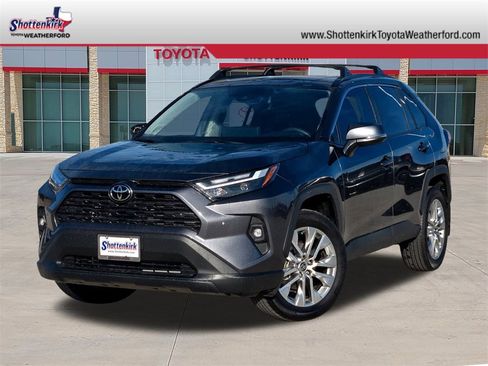 Used 2025 Toyota RAV4 XLE Premium image 1