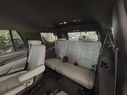 Used 2024 GMC Yukon SLT w/ SLT Luxury Package AWD/4WD image 31