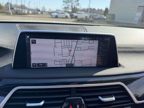 Used 2022 BMW 750i xDrive w/ M Sport Package AWD/4WD image 24
