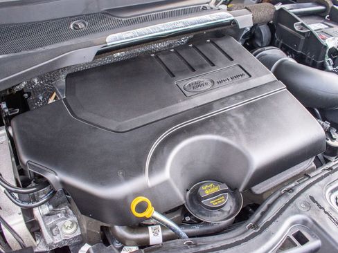 Used 2025 Land Rover Discovery Sport Dynamic SE image 34