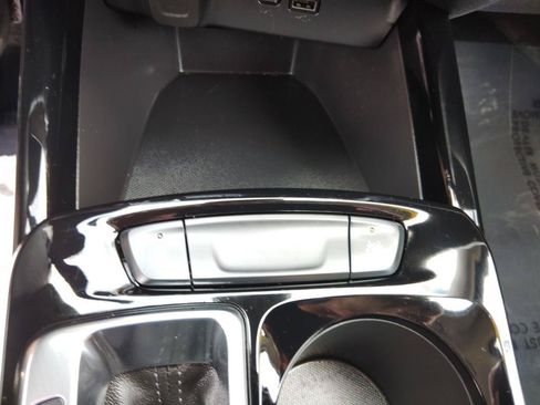 Used 2025 Chevrolet Trax LT w/ Driver Confidence Package FWD image 23