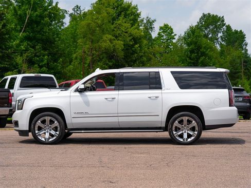 Used 2020 GMC Yukon XL SLT w/ Premium Edition AWD/4WD image 8