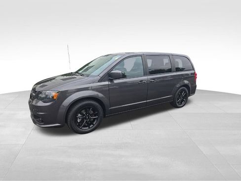 Used 2020 Dodge Grand Caravan SXT w/ Driver Convenience Group FWD image 1
