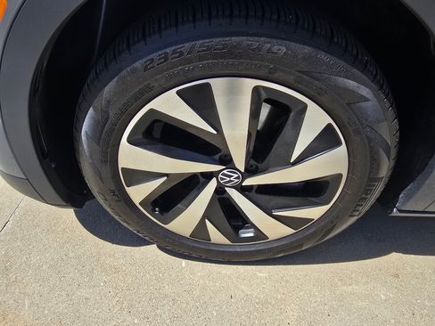 Used 2024 Volkswagen ID.4 2WD image 10