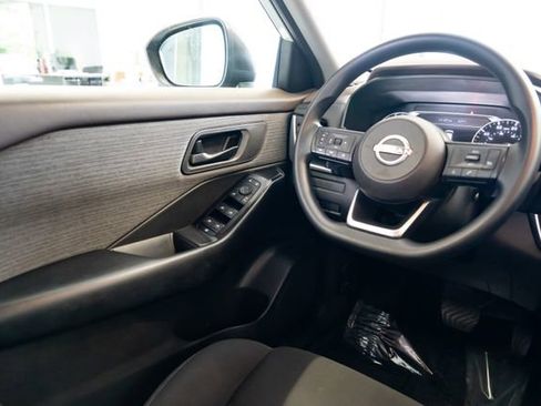 Used 2023 Nissan Rogue S AWD/4WD image 11