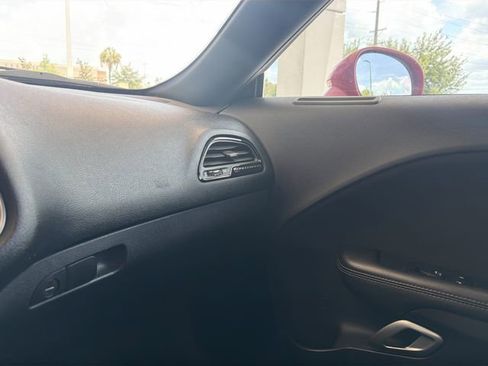 Used 2016 Dodge Challenger SXT RWD image 31