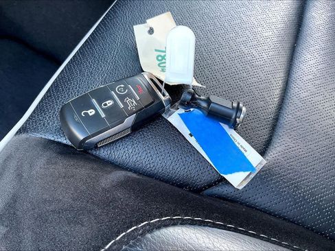 Used 2025 RAM 1500 Laramie image 15