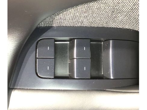 Used 2024 Tesla Model X image 34