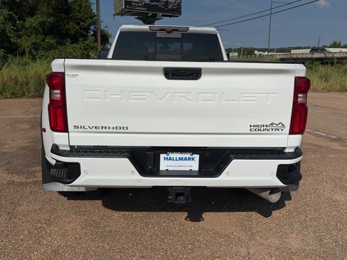Used 2020 Chevrolet Silverado 3500 High Country AWD/4WD image 33
