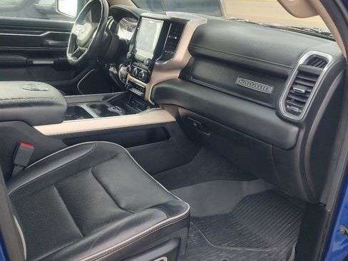 Used 2019 RAM 1500 Laramie AWD/4WD image 18