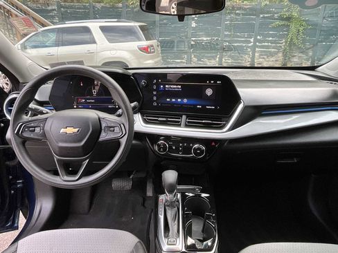 Used 2024 Chevrolet Trax LT image 19