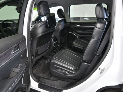 Used 2024 Chevrolet Trax LS FWD image 15