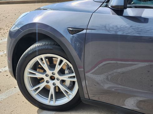 Used 2020 Tesla Model Y Long Range image 6