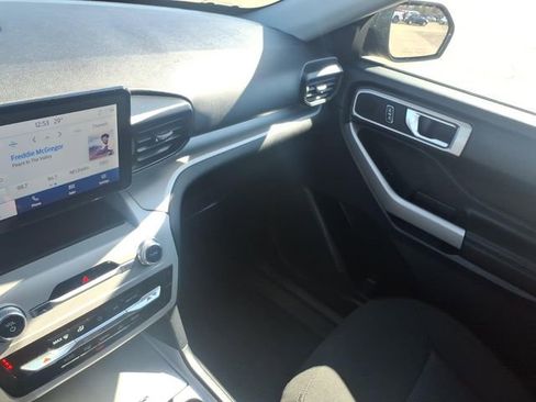 Used 2024 Ford Explorer XLT image 24