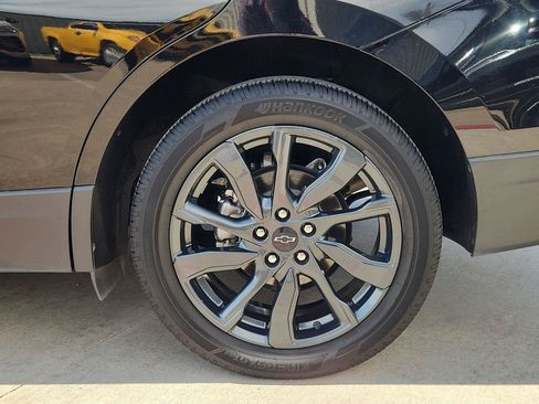 Used 2023 Chevrolet Equinox RS w/ LPO, Floor Liner Package FWD image 31