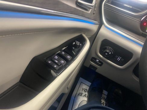 Certified 2022 Jeep Grand Cherokee Overland image 25