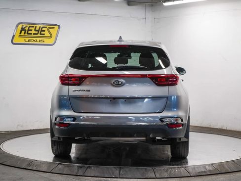 Used 2022 Kia Sportage LX image 3