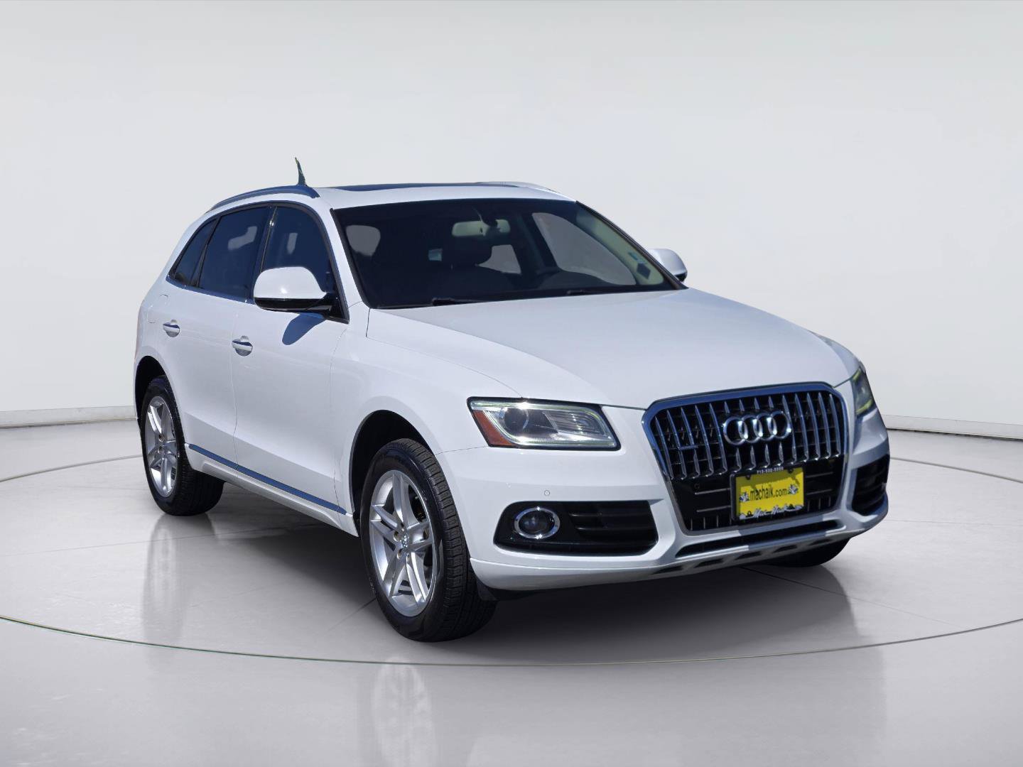 Used 2017 Audi Q5 2.0T Premium Plus w/ Technology Package AWD/4WD image 3