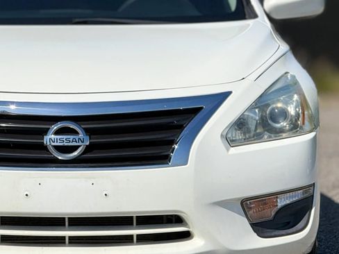 Used 2013 Nissan Altima 2.5 S FWD image 12