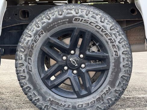 Used 2023 Chevrolet Silverado 1500 Custom Trail Boss AWD/4WD image 3