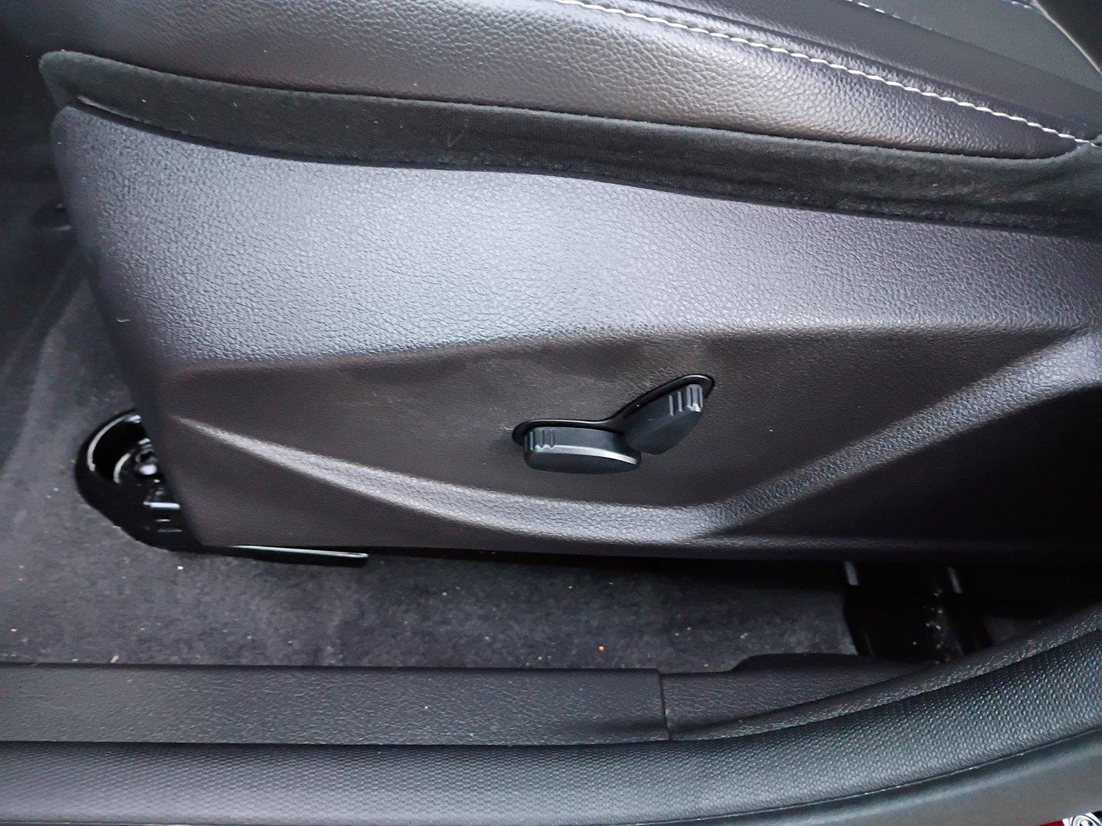 Used 2014 Ford Focus Titanium FWD image 15