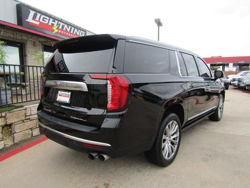 Used 2021 GMC Yukon XL Denali w/ Denali Premium Package AWD/4WD image 4