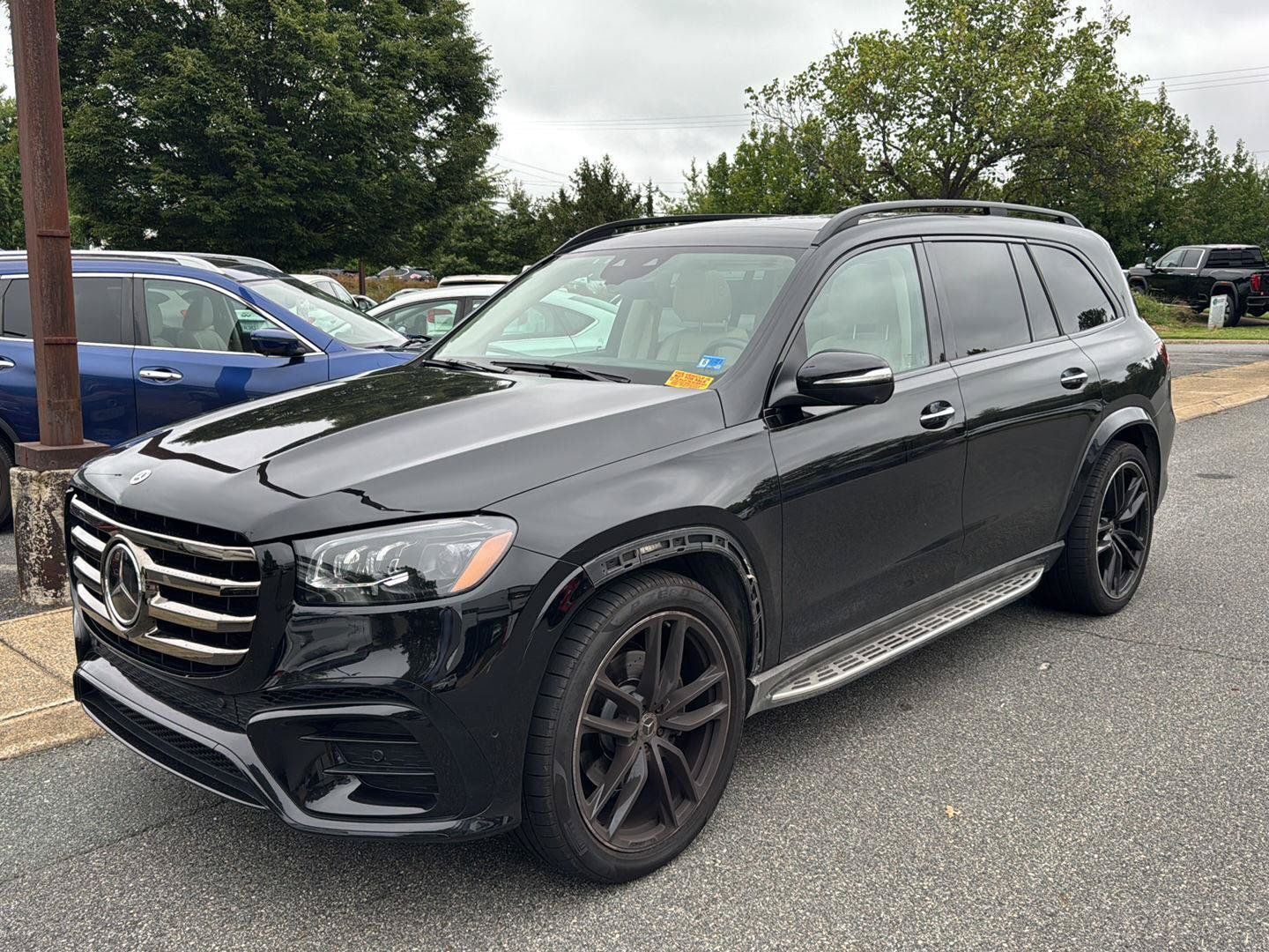 Used 2024 Mercedes-Benz GLS 450 4MATIC image 1