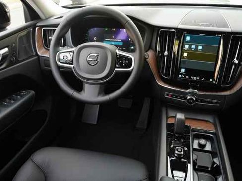 Used 2023 Volvo XC60 B5 Plus w/ Climate Package image 12