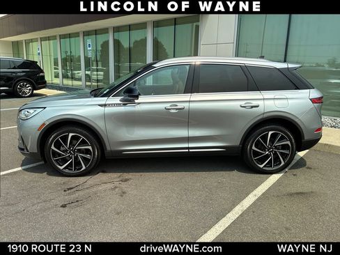 Certified 2023 Lincoln Corsair Reserve w/ Equipment Group 201A AWD/4WD image 2