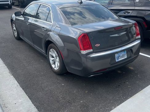 Used 2015 Chrysler 300 Limited RWD image 6