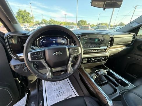 Used 2026 Chevrolet Silverado 1500 LT Trail Boss w/ LT Trail Boss Premium Package AWD/4WD image 14