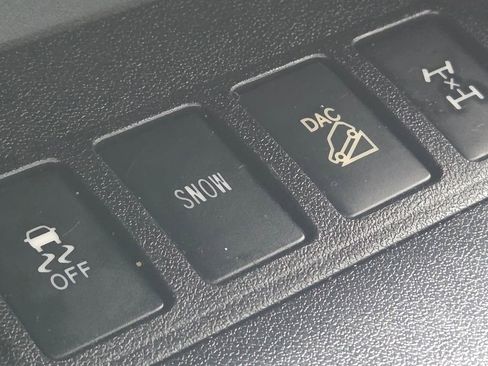 Used 2017 Toyota Highlander SE AWD/4WD image 15
