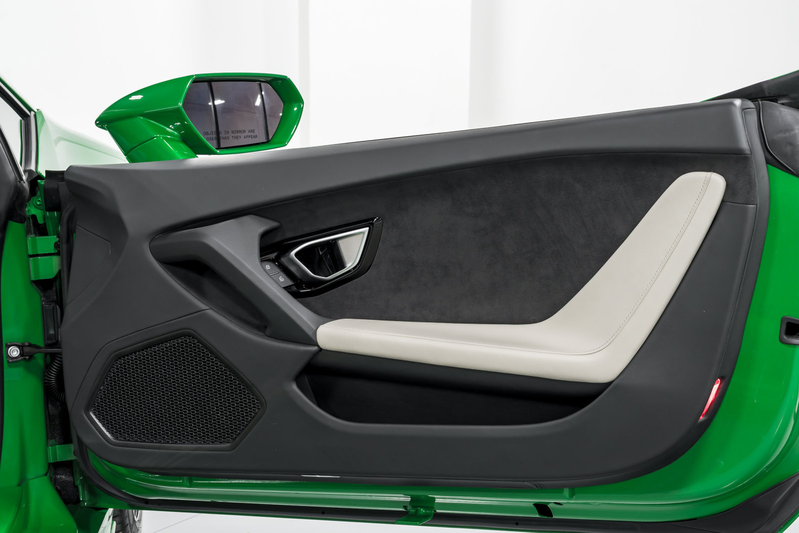 Used 2022 Lamborghini Huracan EVO RWD image 36