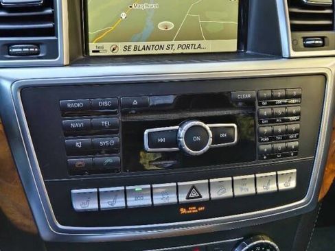 Used 2015 Mercedes-Benz ML 400 ML 400 AWD 4MATIC 4dr SUV image 19