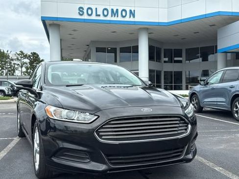 Used 2013 Ford Fusion SE FWD image 1