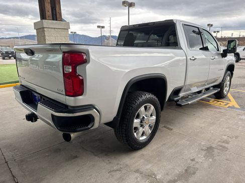 Used 2022 Chevrolet Silverado 3500 LTZ image 4