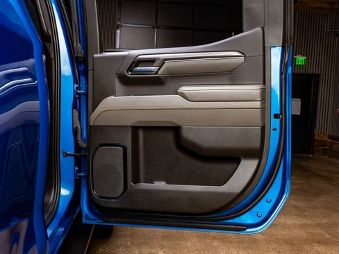 Used 2022 Chevrolet Silverado 1500 ZR2 w/ Technology Package image 38