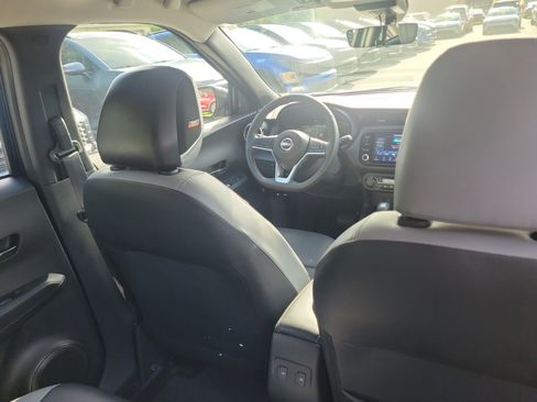 Used 2023 Nissan Kicks SR w/ SR Premium Package FWD image 13