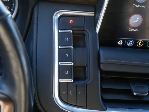 Used 2021 Chevrolet Suburban High Country w/ Premium Package image 21