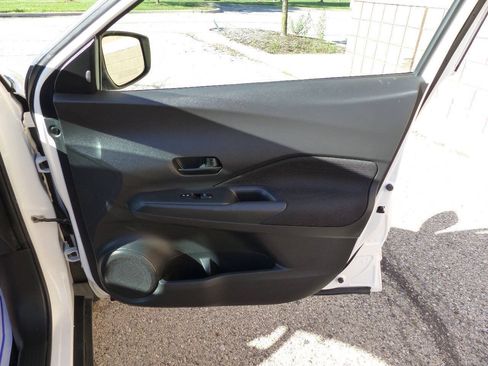 Used 2023 Nissan Kicks S FWD image 39