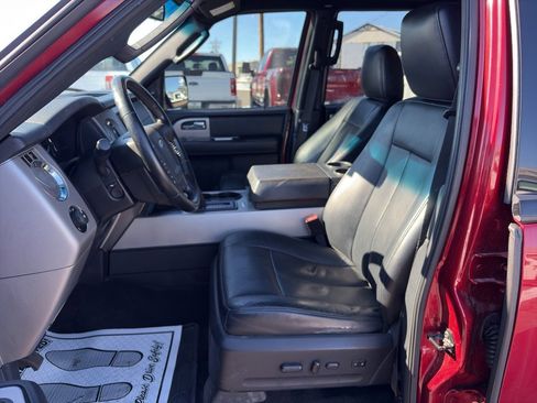 Used 2017 Ford Expedition XLT w/ Equipment Group 202A image 18
