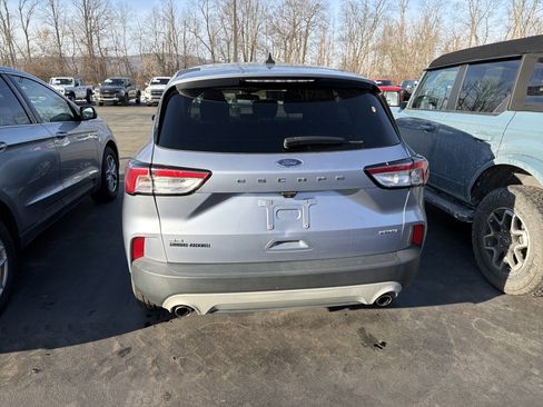 Used 2022 Ford Escape SE image 6