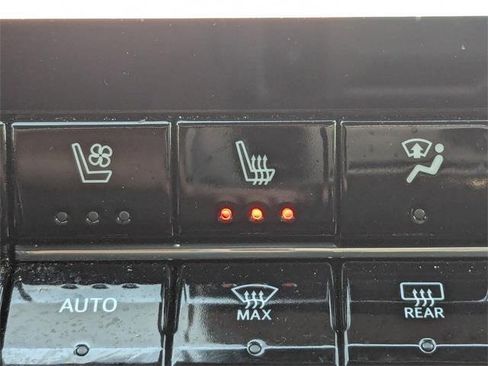 Used 2023 GMC Canyon AT4 w/ AT4 Premium Package image 27