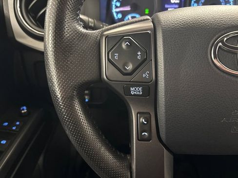 Used 2017 Toyota Tacoma TRD Sport image 44